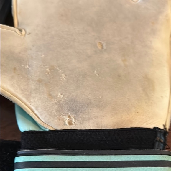 Adidas Cream and Black Goalkeeper Gloves with Finger Protection - Picture 6 of 11